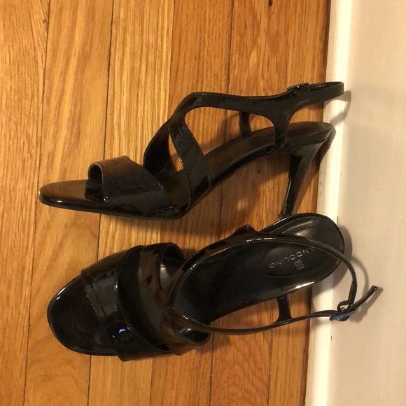 Black heels - Picture 2 of 2